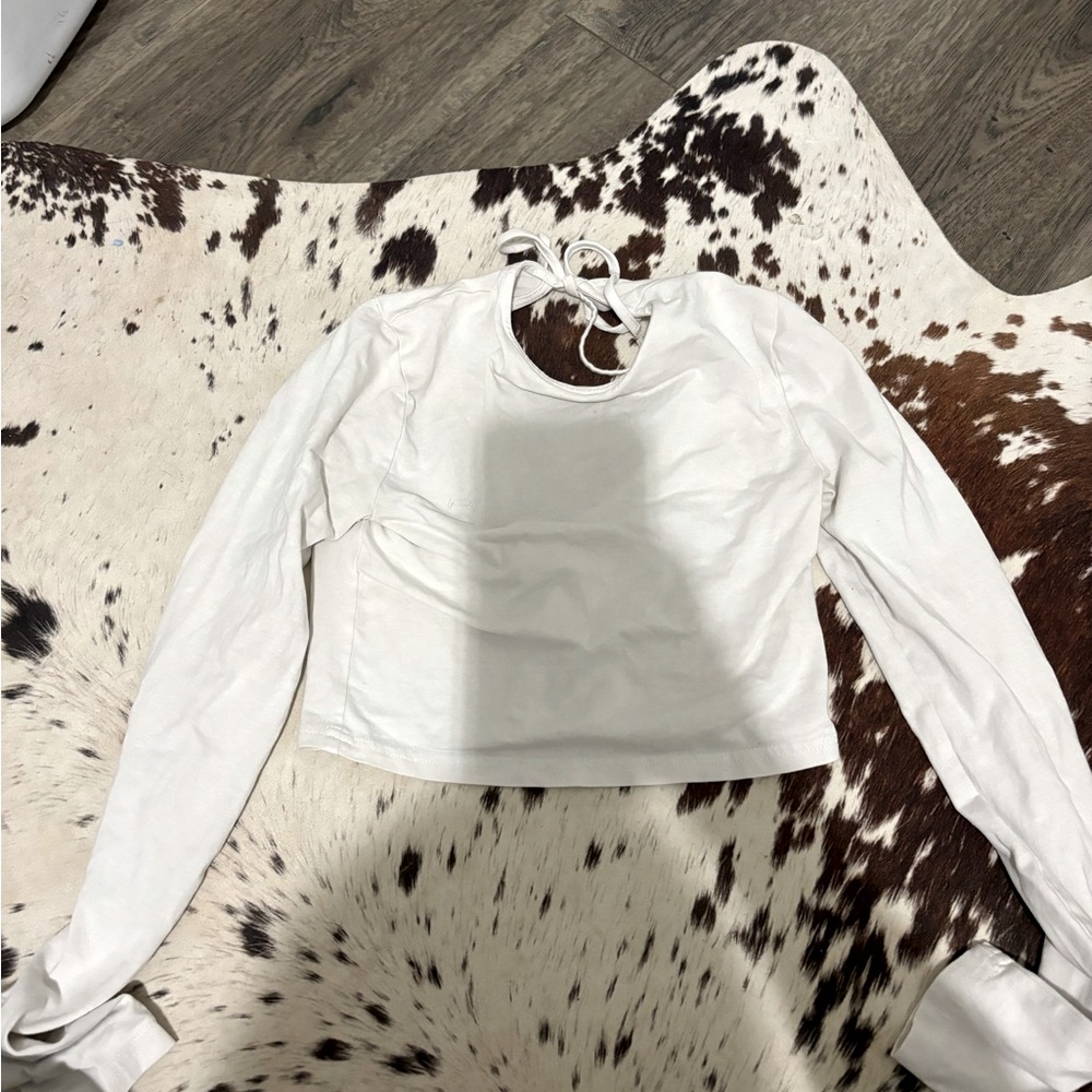 H&M white long sleeve crop top with tie back, size XS